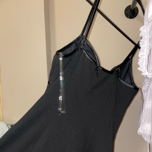 Black Gown w/ Thigh Slit - Picture 5 of 5